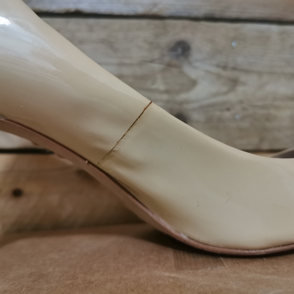 Vince Camuto Patent Beige Sariah Heels size 6.5 - Picture 10 of 14